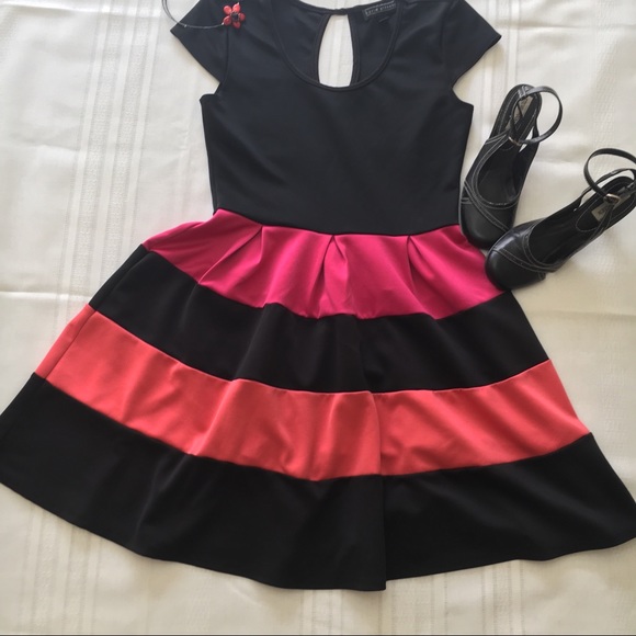 Karin Stevens Dress, black pink coral, sz M - Picture 2 of 8